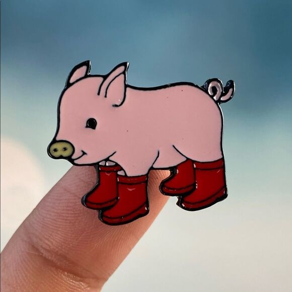 Pig In Red Boots Enamel Pin/ Brooch Lapel - Picture 1 of 6